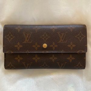 Authentic Louis Vuitton International Wallet monogram